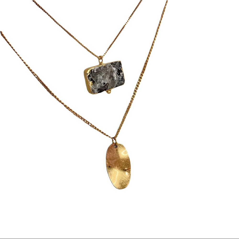 NWT Universal Thread Semi Precious Stone Pendant Layered Gold Necklace